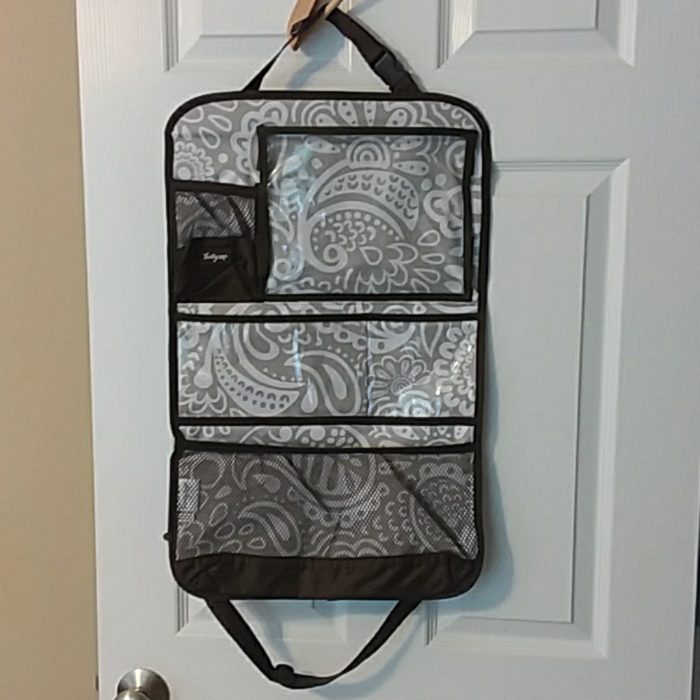 NWT Thirty-one Hang-Up Activity Organizer